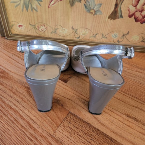 Gray and cream wide heel - Picture 3 of 6